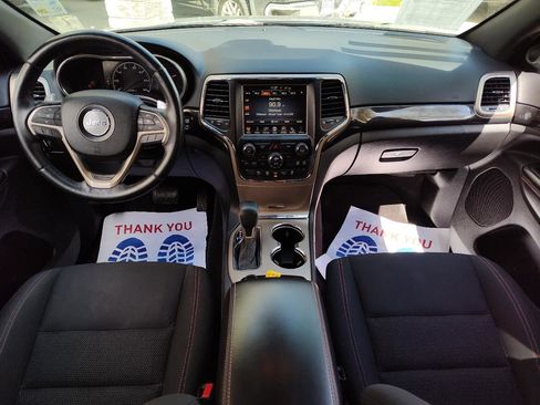 Used 2016 Jeep Grand Cherokee Laredo 75th Anniversary image 21