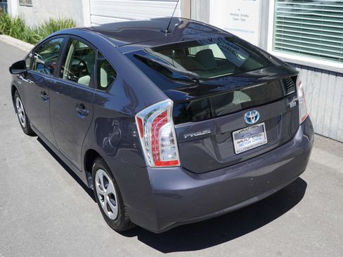 Used 2013 Toyota Prius Three FWD image 16