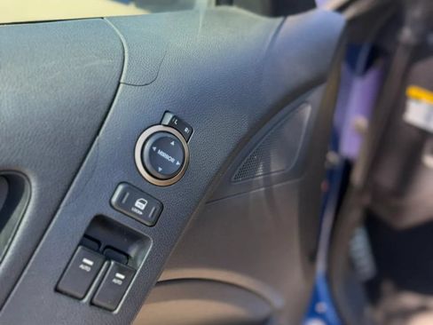 Used 2015 Hyundai Genesis 3.8 RWD image 16