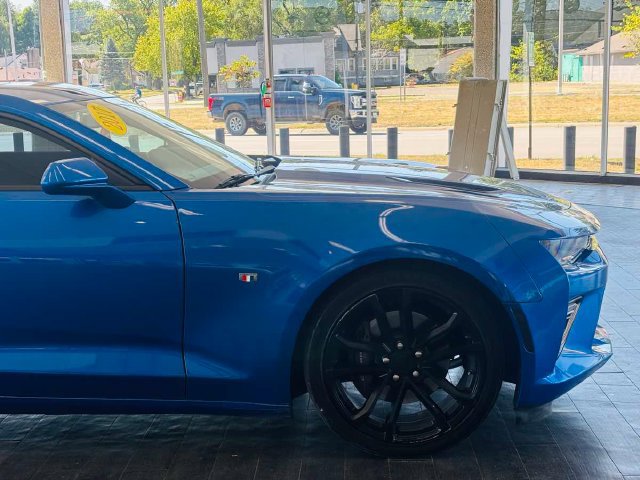 Used 2017 Chevrolet Camaro SS RWD image 5