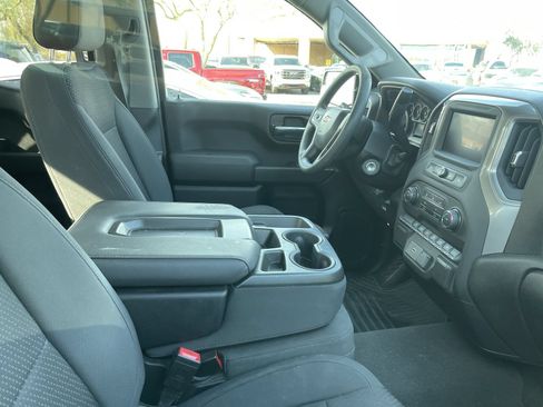 Used 2020 Chevrolet Silverado 1500 Custom w/ Custom Value Package RWD image 8