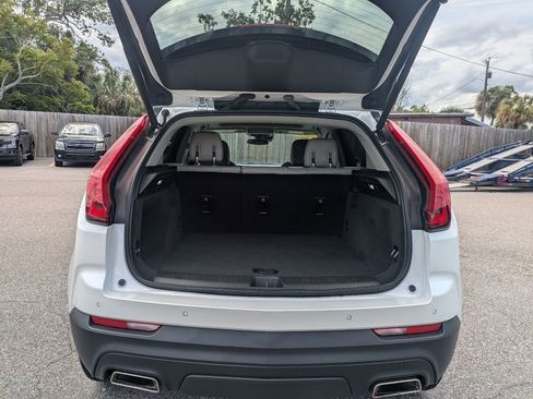 Used 2022 Cadillac XT4 Luxury w/ Cold Weather Package AWD/4WD image 13