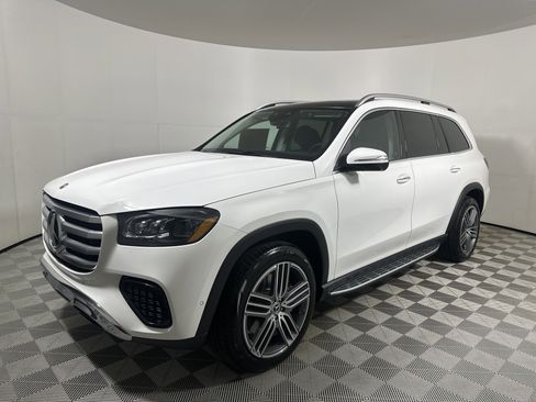 New 2026 Mercedes-Benz GLS 450 4MATIC image 3