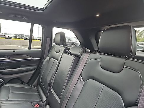 Used 2024 Jeep Grand Cherokee Overland w/ Advanced Protech Group III AWD/4WD image 13