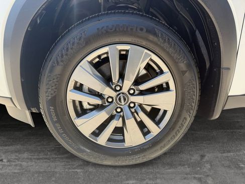 Used 2025 Nissan Pathfinder SV FWD image 9