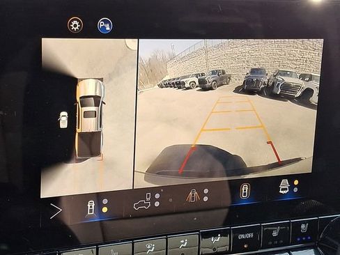 Used 2024 Chevrolet Colorado ZR2 w/ ZR2 Convenience Package III image 18