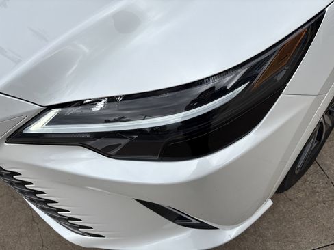 Used 2026 Lexus RX 350h w/ Convenience Package image 6