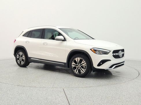 Certified 2025 Mercedes-Benz GLA 250 image 3