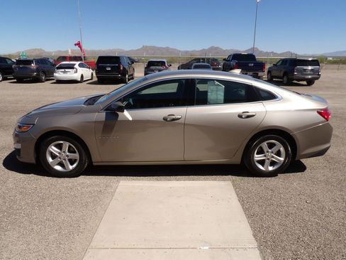 Used 2022 Chevrolet Malibu LT FWD image 5