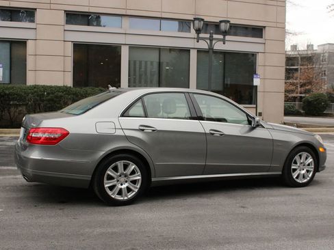 Used 2012 Mercedes-Benz E 350 4MATIC Sedan image 7