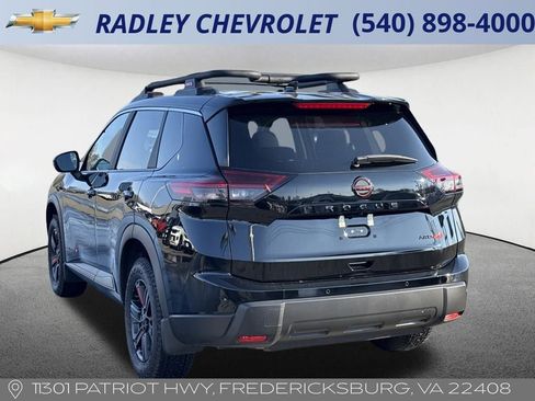 Used 2025 Nissan Rogue SV image 13