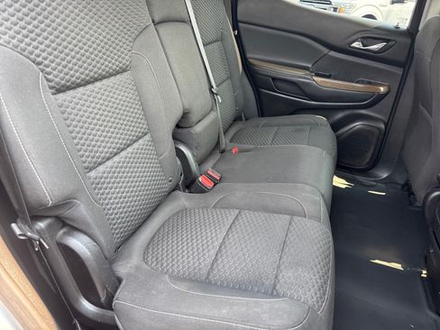 Used 2018 GMC Acadia SLE AWD/4WD image 18