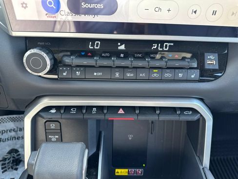 Used 2025 Toyota Tundra Platinum AWD/4WD image 24
