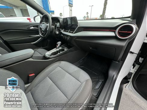 Certified 2025 Chevrolet Trax RS w/ Driver Confidence Package FWD image 27