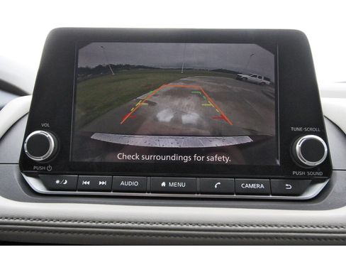 Certified 2024 Nissan Rogue SV FWD image 24