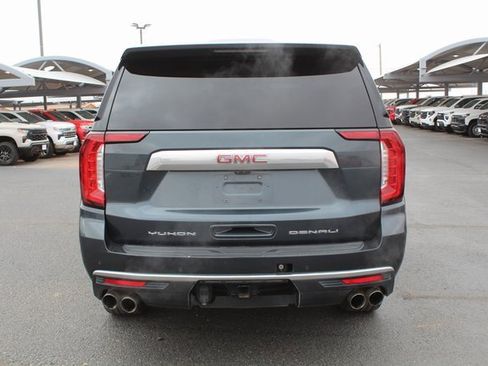 Used 2021 GMC Yukon Denali w/ Denali Premium Package image 4