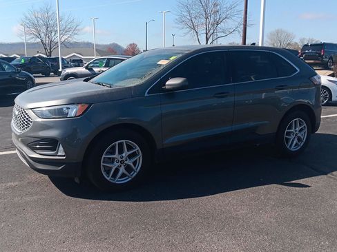 Used 2024 Ford Edge SEL w/ Convenience Package image 9