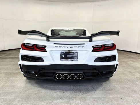 Used 2024 Chevrolet Corvette Z06 w/ Z07 Performance Package RWD image 6