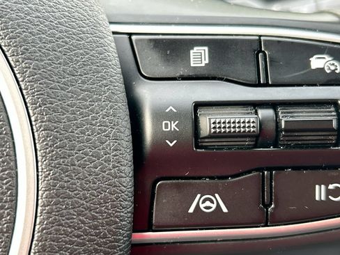 Used 2025 Kia Sportage LX FWD image 16