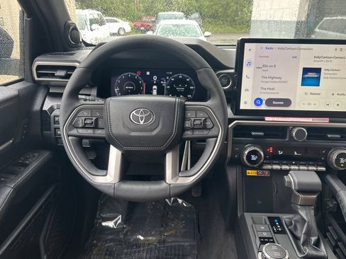 Used 2026 Toyota 4Runner Limited AWD/4WD image 11