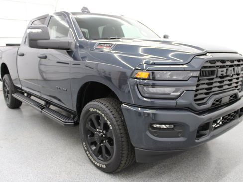 Used 2025 RAM 2500 Big Horn AWD/4WD image 4