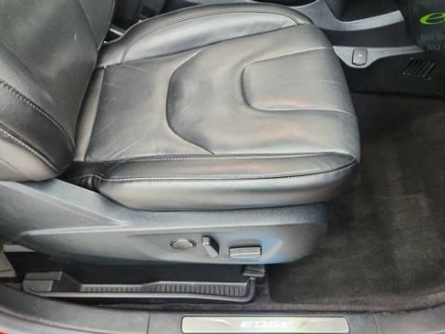 Used 2020 Ford Edge Titanium w/ Equipment Group 301A FWD image 24