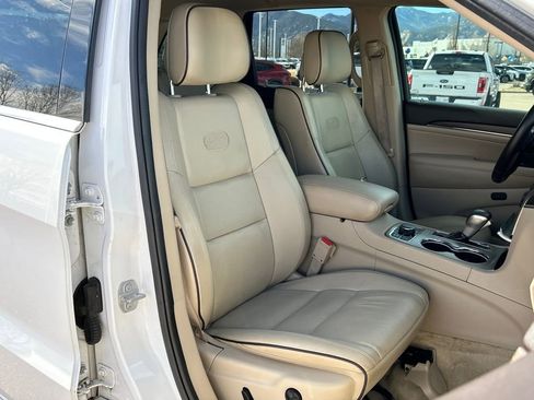 Used 2017 Jeep Grand Cherokee Overland image 19