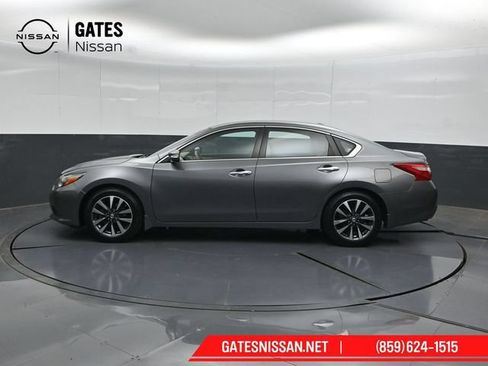 Used 2016 Nissan Altima 2.5 SL w/ 2.5 Technology w/LED Package FWD image 7