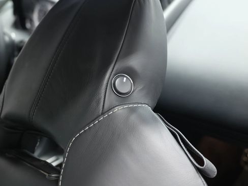 Used 2011 Aston Martin V8 Vantage Coupe RWD image 57