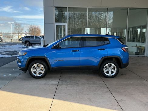 Used 2023 Jeep Compass Sport image 19
