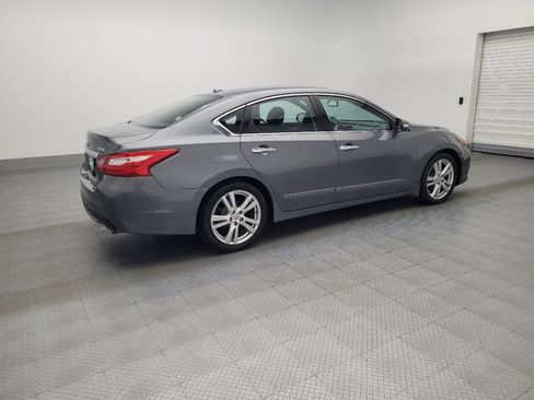 Used 2017 Nissan Altima 3.5 SL w/ 3.5SL Technology Package image 10