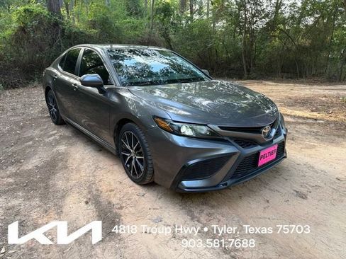 Used 2021 Toyota Camry SE FWD image 1