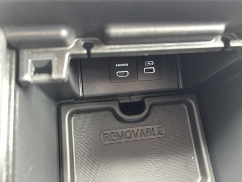 Used 2025 Honda Odyssey Elite image 51