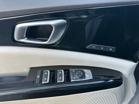 Used 2022 Kia Carnival SX FWD image 11