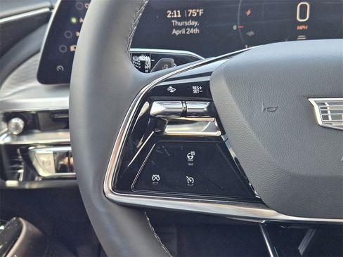 New 2025 Cadillac Lyriq Luxury image 29