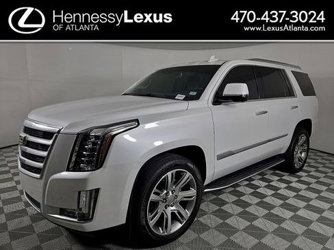 Used 2016 Cadillac Escalade Luxury image 1