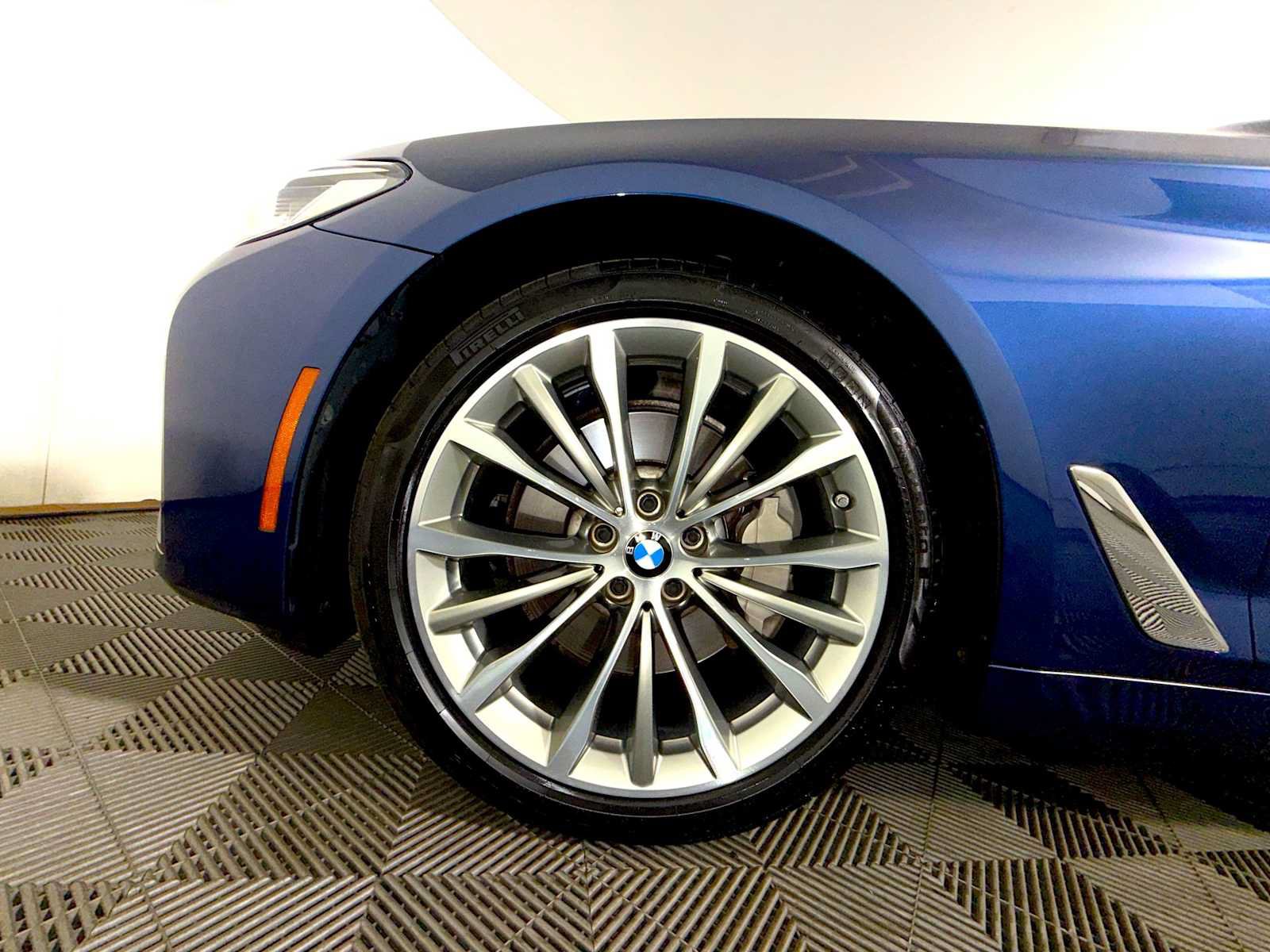 Used 2023 BMW 530i xDrive w/ Convenience Package AWD/4WD image 8
