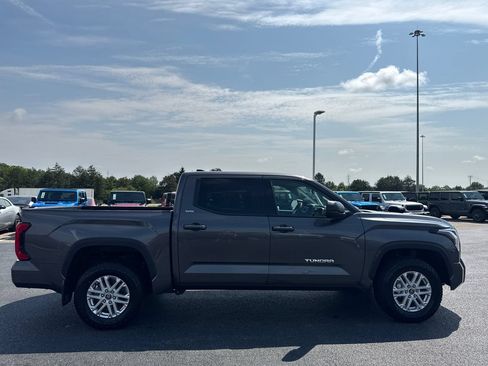 Used 2022 Toyota Tundra SR5 AWD/4WD image 2