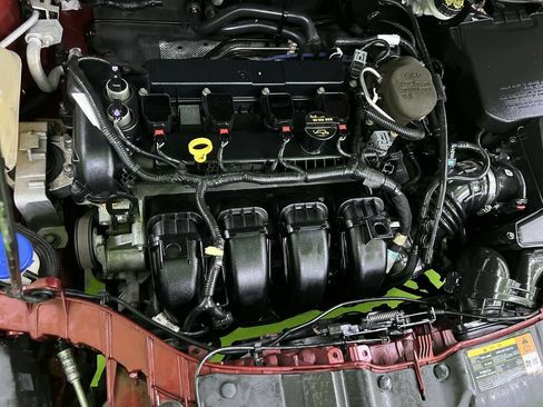 Used 2014 Ford Focus Titanium FWD image 18