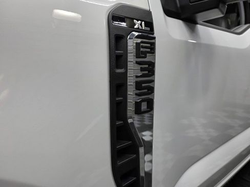 Used 2024 Ford F350 XL AWD/4WD image 41