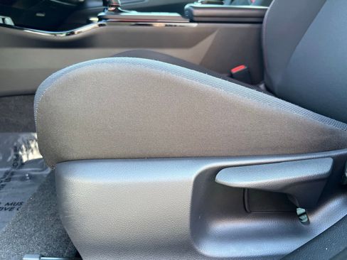 Used 2024 Toyota Prius Prime SE image 21