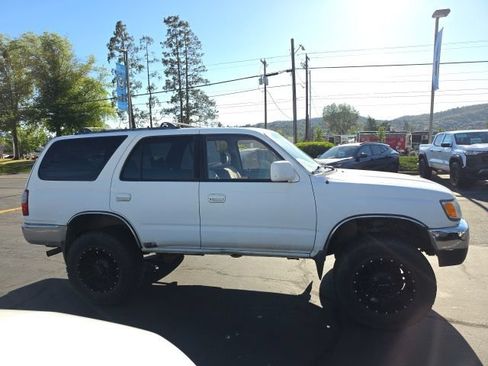 Used 1996 Toyota 4Runner SR5 AWD/4WD image 2
