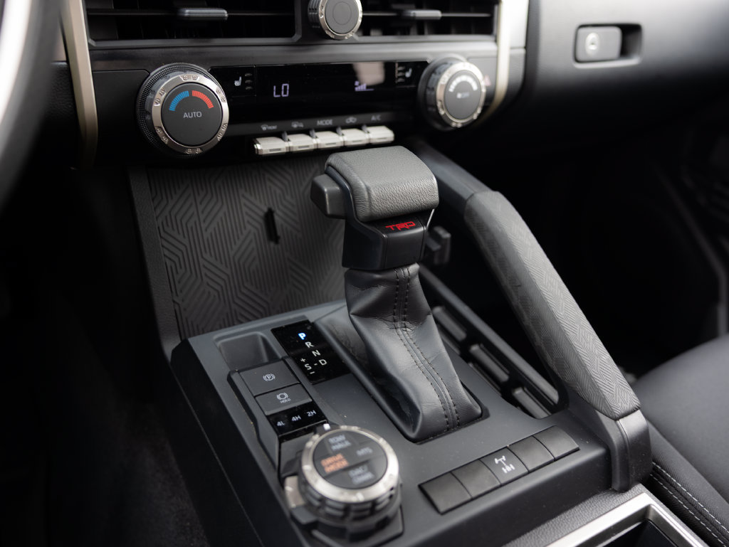 Certified 2025 Toyota Tacoma TRD Off-Road AWD/4WD image 22