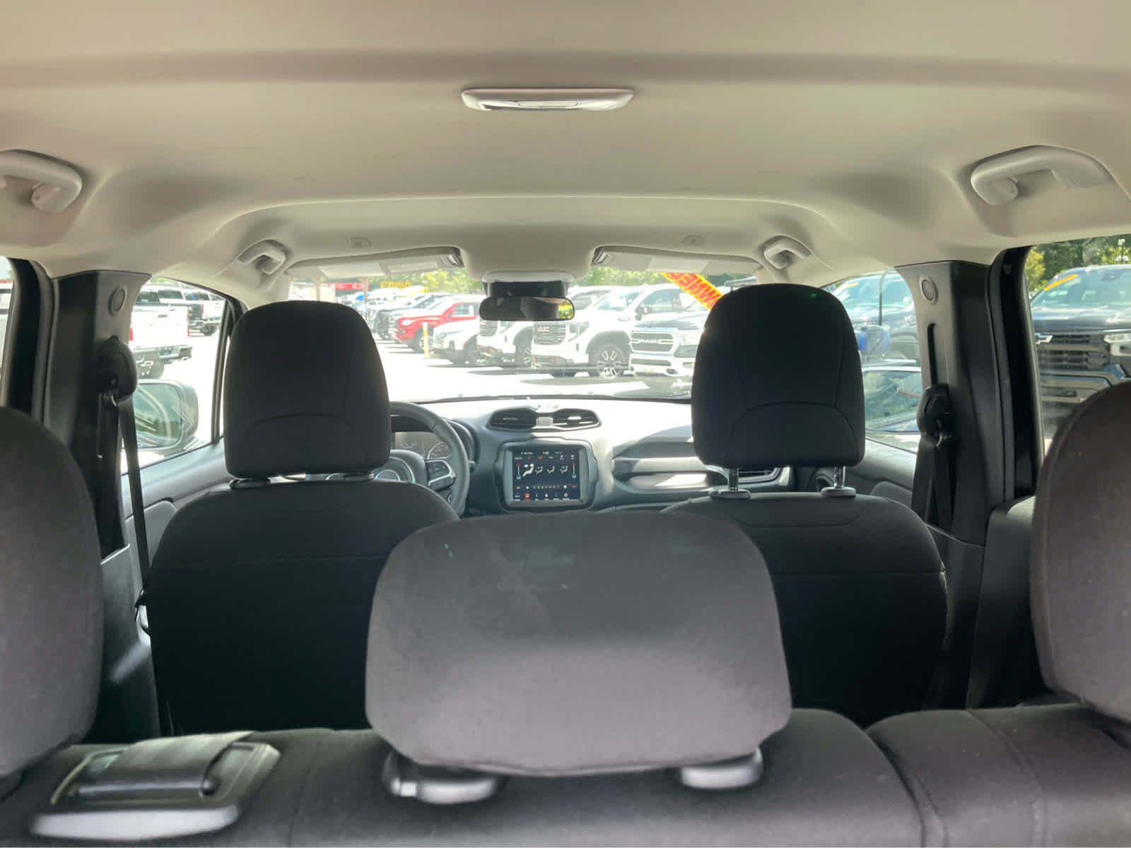Used 2023 Jeep Renegade Latitude AWD/4WD image 22