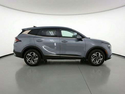 Used 2025 Kia Sportage LX FWD image 11