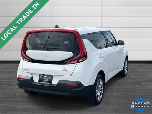 Used 2022 Kia Soul LX image 3