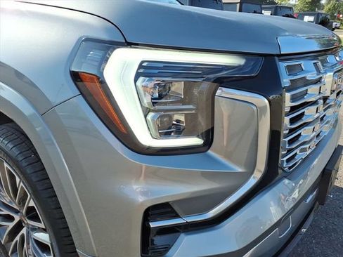 Used 2026 GMC Terrain Denali AWD/4WD image 3