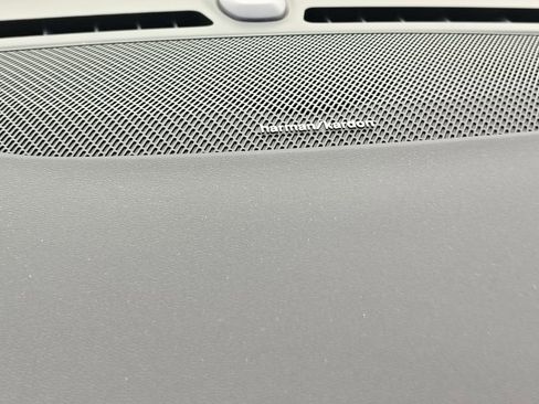 New 2026 Volvo XC40 B5 Plus w/ Climate Package image 20