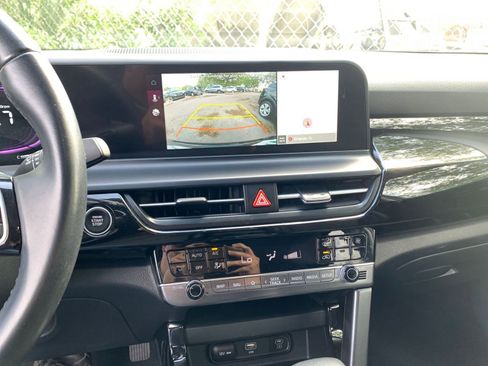 Used 2025 Kia Seltos S image 24