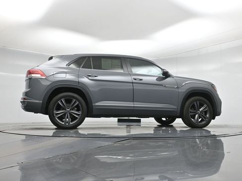 Used 2021 Volkswagen Atlas Cross Sport SE image 46